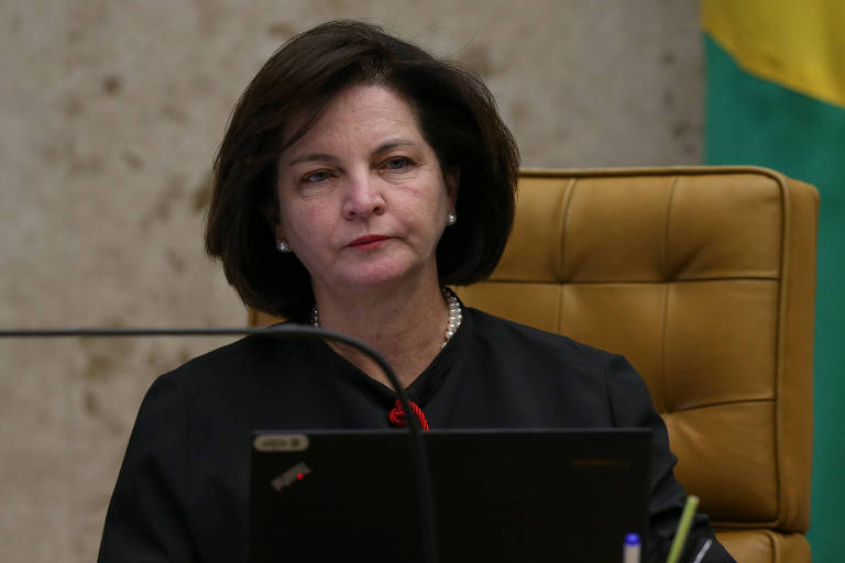 Na reta final, Dodge 'trava' opinião da PGR em temas sensíveis a Bolsonaro