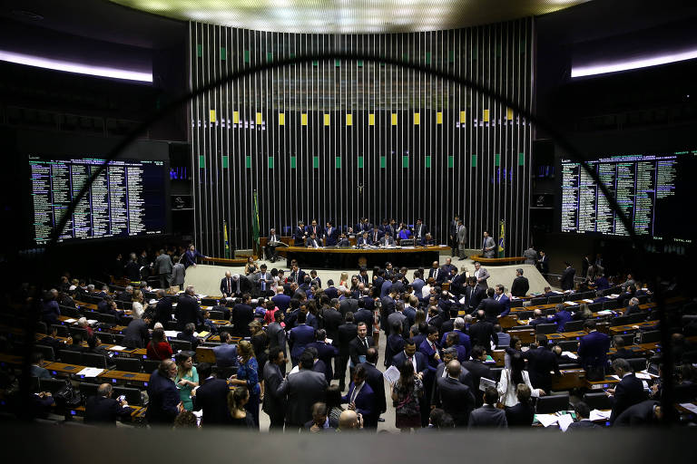 Plenário da Câmara dos Deputados durante votação do projeto que altera a lei eleitoral