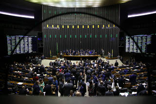 Plenário da Câmara durante votação de projeto que altera regras eleitorais