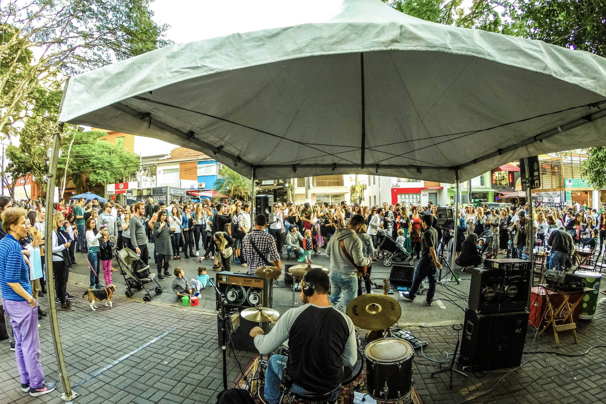 Rua dos Pinheiros recebe festival que reúne música e gastronomia  21