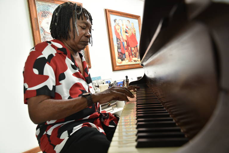 O cantor Milton Nascimento durante entrevista para a coluna Mônica Bergamo em sua casa, em Juiz de Fora (MG), em setembro de 2019