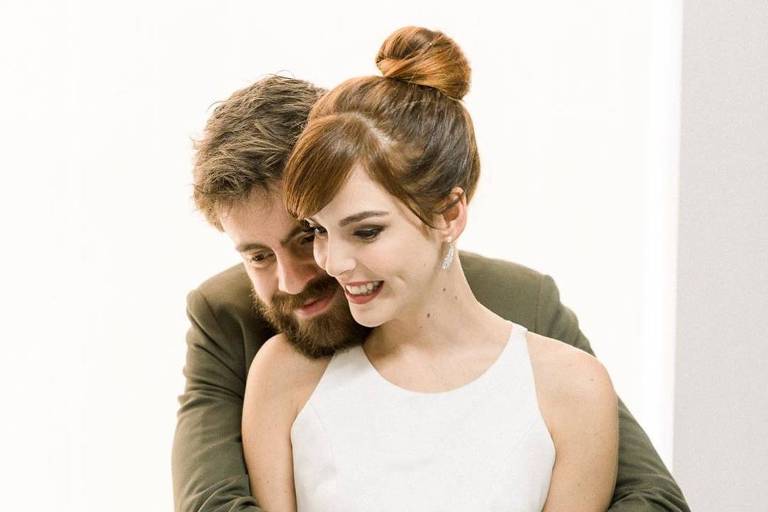 Titi Müller e Tomás Bertoni, da Scalene, se casam com cerimônia intimista