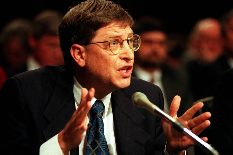 Bill Gates perde do melhor jogador de xadrez do mundo em 71 segundos -  TecMundo