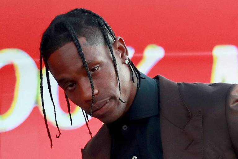 Travis Scott na estreia de "Travis Scott: Look Mom I Can Fly", da Netflix