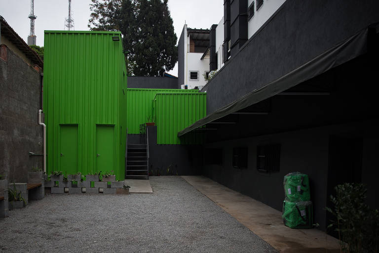 Área anexa do HUB CK, que vai servir de espaço de suporte e convivência para motoboys da Uber Eats