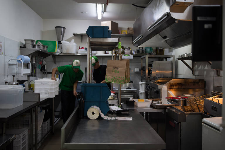 Cozinha do HUB CK, que funciona só para delivery