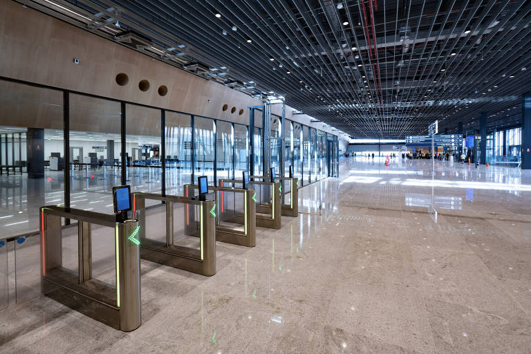 Área de embarque do novo aeroporto de Florianópolis