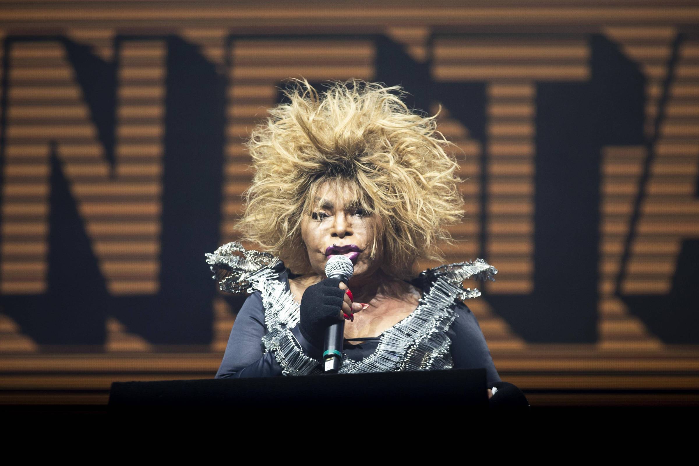 Elza Soares grita por travestis, Marielle e Ágatha Félix no Rock in Rio