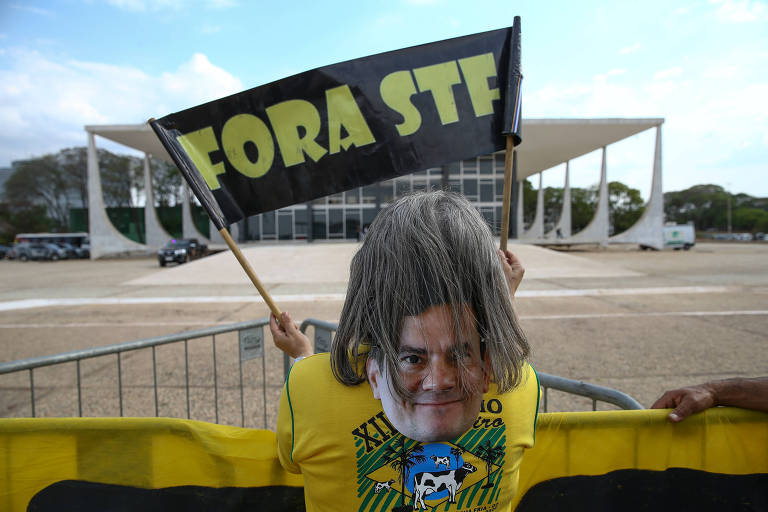 Enfrentamento do STF ao bolsonarismo esvaziou Lava Jato, diz cientista político