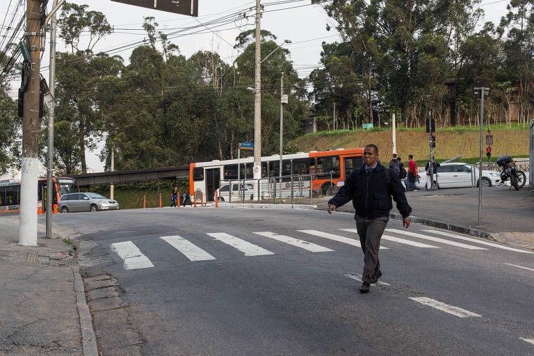 Semáforo dinâmico impediu peões de transgredirem