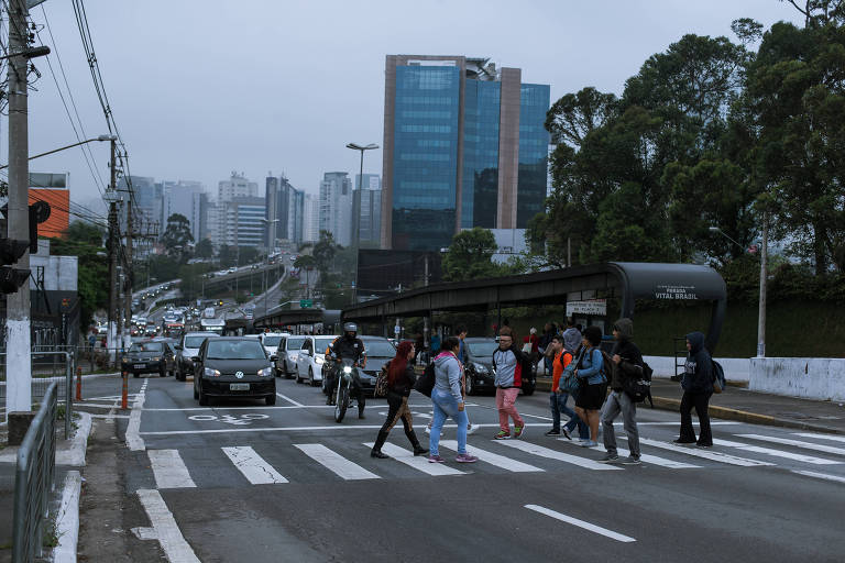 Semáforo dinâmico impediu peões de transgredirem