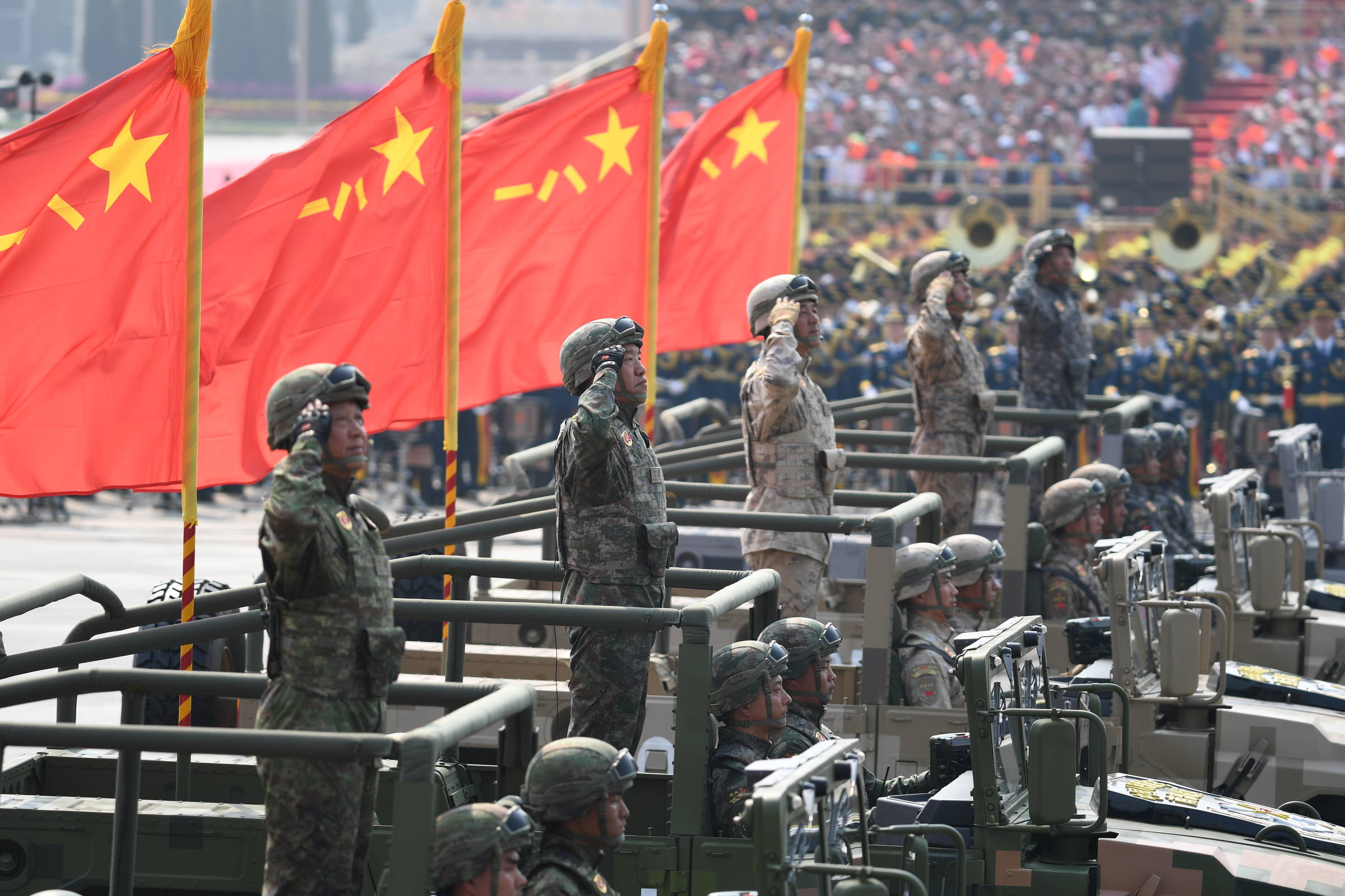 China Comunista: 75 Anos de Potência e Temores Militares em 2024