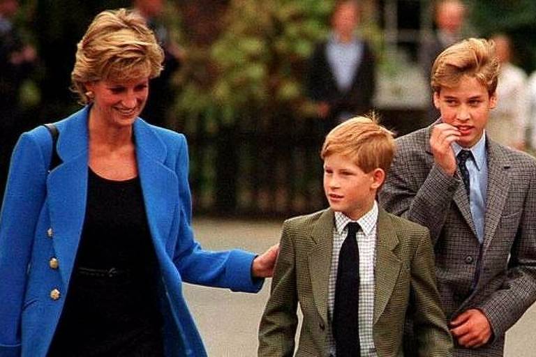 A jornalista Katie Nicholl diz que a princesa Diana foi 'frequentemente seguida' por paparazzi