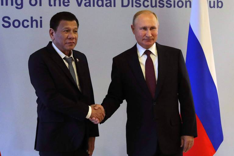 Presidente filipino viraliza por visual despojado em evento 