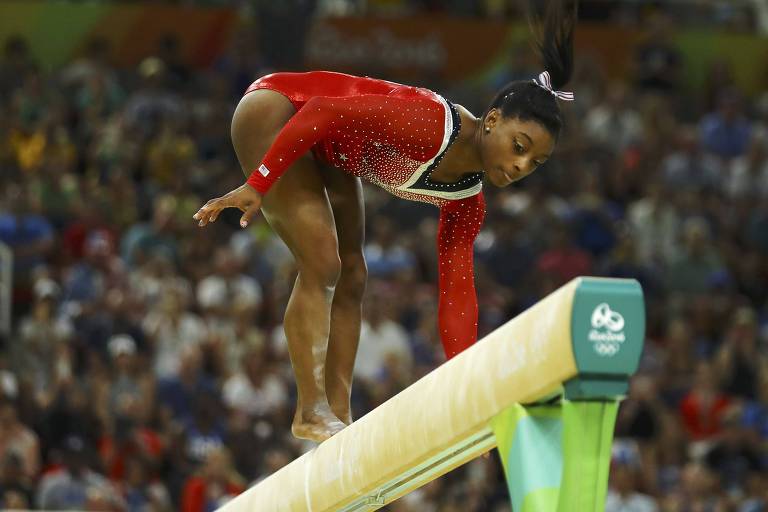 Rebeca Andrade supera Simone Biles e conquista o ouro no salto no Mundial  de Ginástica Artística - Jogada - Diário do Nordeste