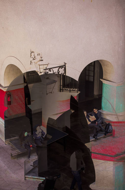 Em 1934, a faculdade foi incorporada à recém-criada Universidade de São Paulo. Aqui, foto em múltiplas exposições do pátio interno