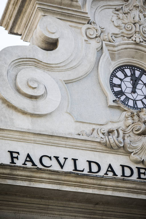 A Faculdade de Direito do Largo São Francisco ocupa a sétima posição no ranking de escolas com maior aprovação na Ordem dos Advogados do Brasil, com uma taxa de 72,28%