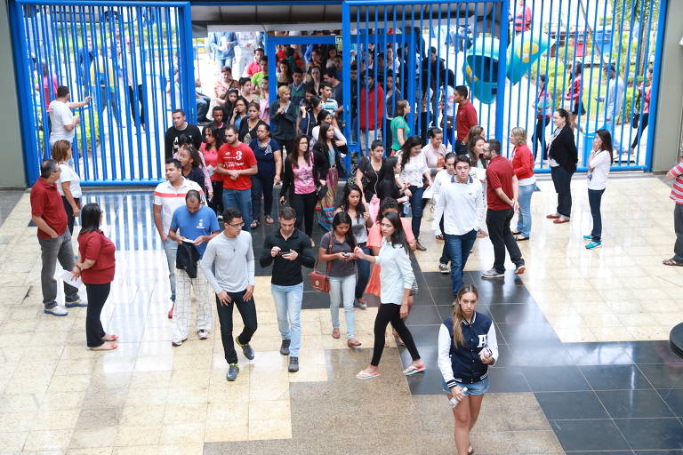 Átrio do bloco central da Universidade Católica de Brasília (UCB), campus Taguatinga
