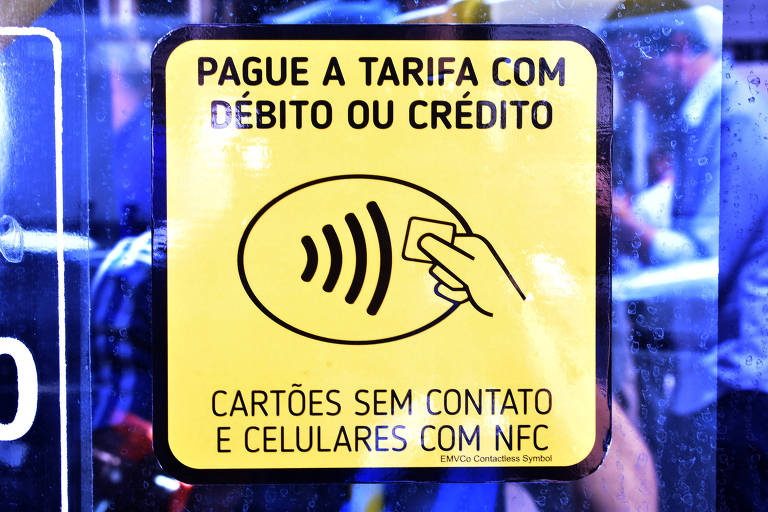 Projeto piloto permite que a tarifa dos ônibus, em São Paulo, sejam pagas pela aproximação do cartão de crédito ou débito com a tecnologia NFC