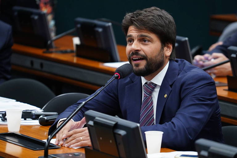 O deputado Pedro Paulo (DEM-RJ) durante sessão na Câmara

