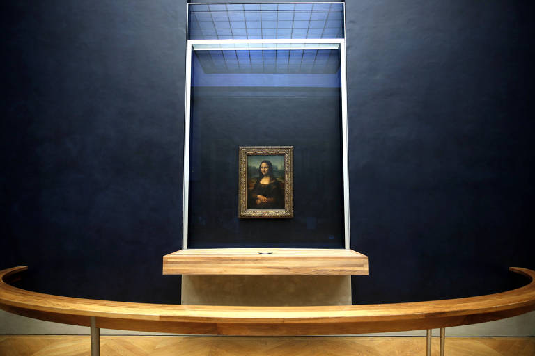 'Mona Lisa' retorna a seu espaço no Louvre após reforma no museu