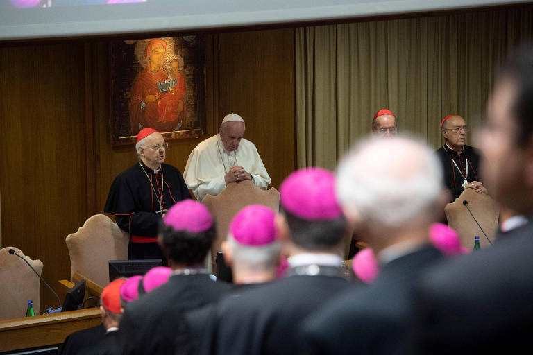 O papa Francisco participa de reunião com cardeais e bispos durante o Sínodo da Amazônia, no Vaticano, no último dia 7