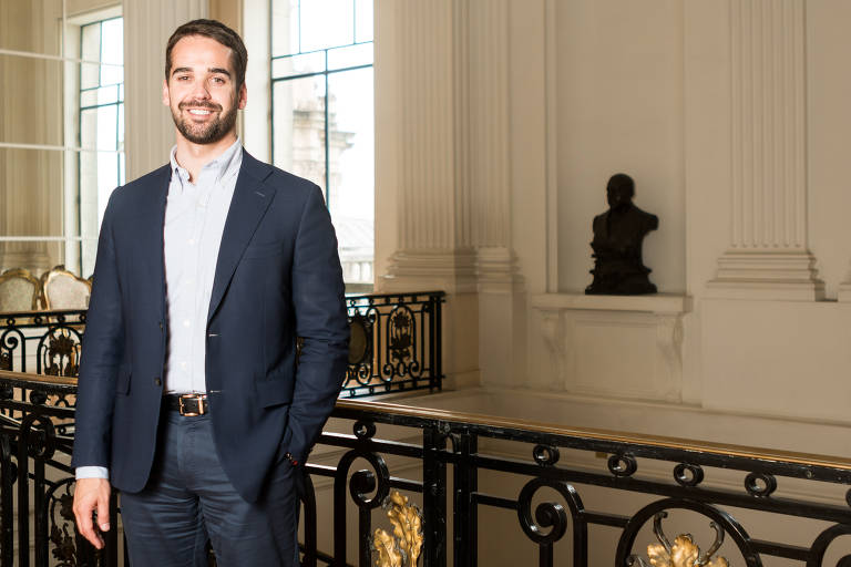 Governando um estado com uma das piores situações fiscais do país, Leite tenta promover mudanças nas carreiras do funcionalismo, nas quais projeta economizar R$ 25 bilhões nos próximos dez anos