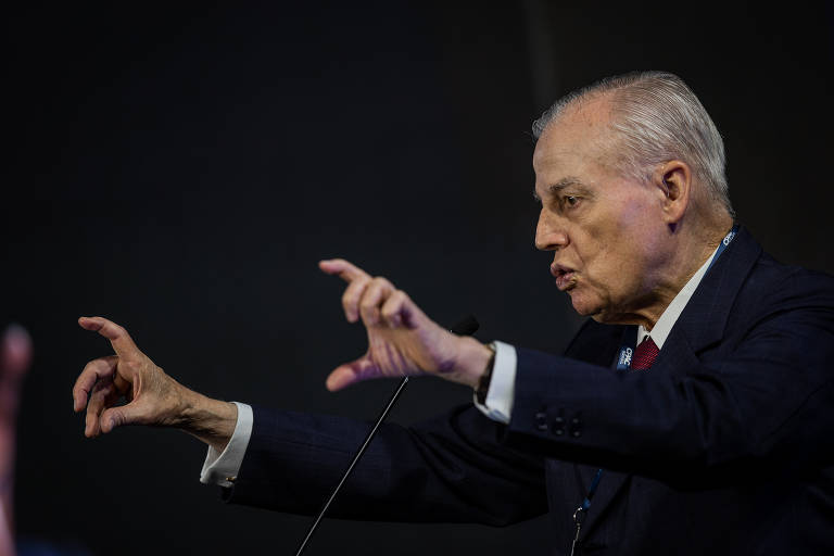 Dom Bertrand de Orleans e Bragança, trineto de dom Pedro 2º, durante sua participação no evento