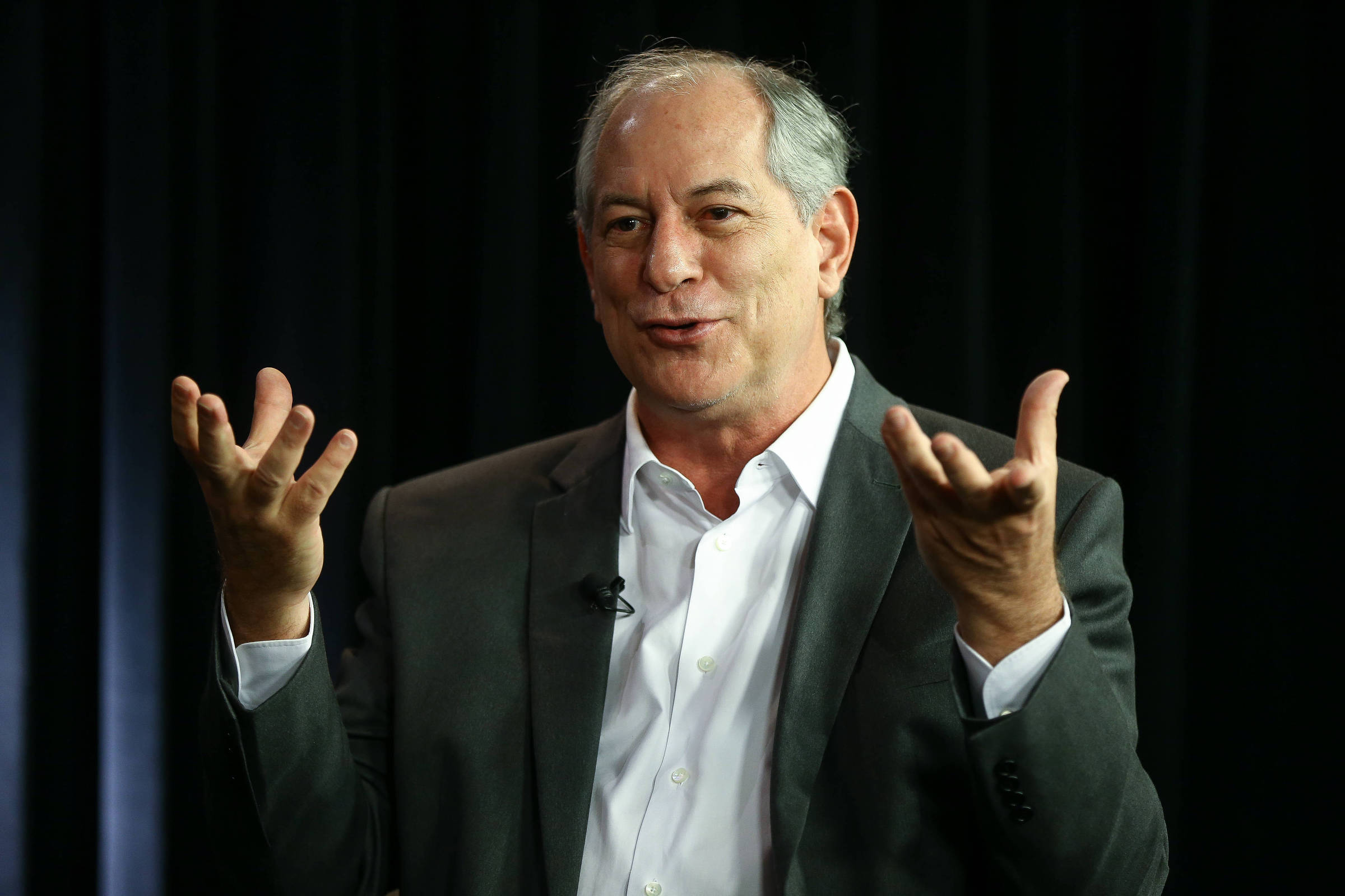 Ciro Gomes protocola pedido de impeachment contra Bolsonaro