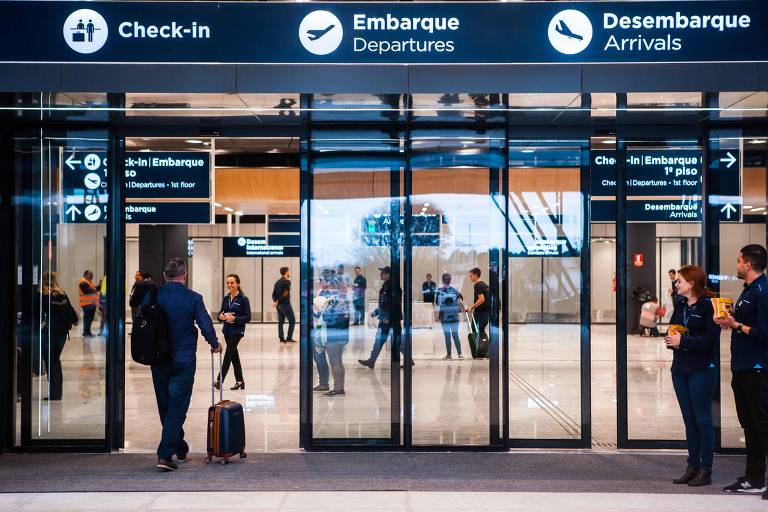 Aeroporto novo é quatro vezes maior que o antigo aeroporto Hercílio Luz, em Florianópolis