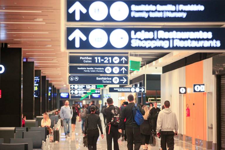 Passageiros no novo aeroporto de Florianópolis, inaugurado em setembro de 2019