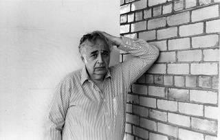 Harold Bloom in New York in 1990.  (Mark Mahaney/The New York Times)