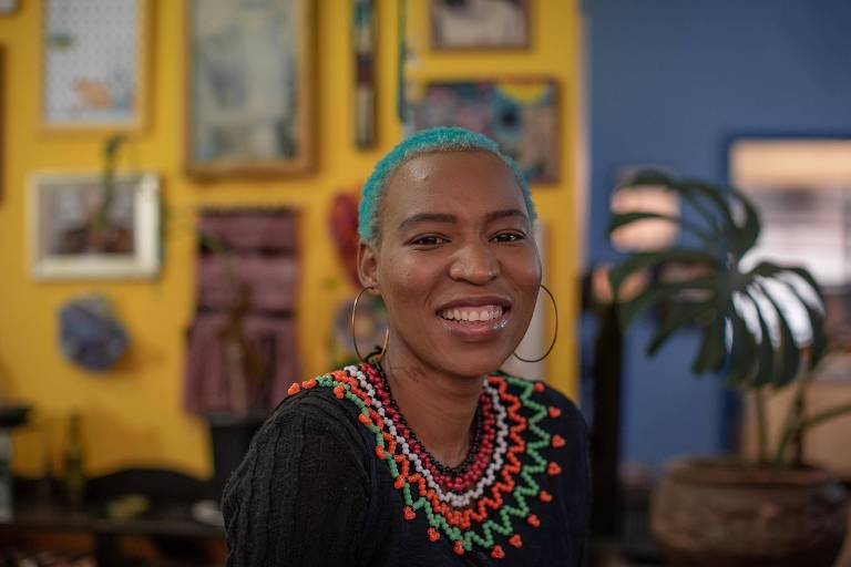 A artista sul-africana Nduduzo Siba, em foto de 2019