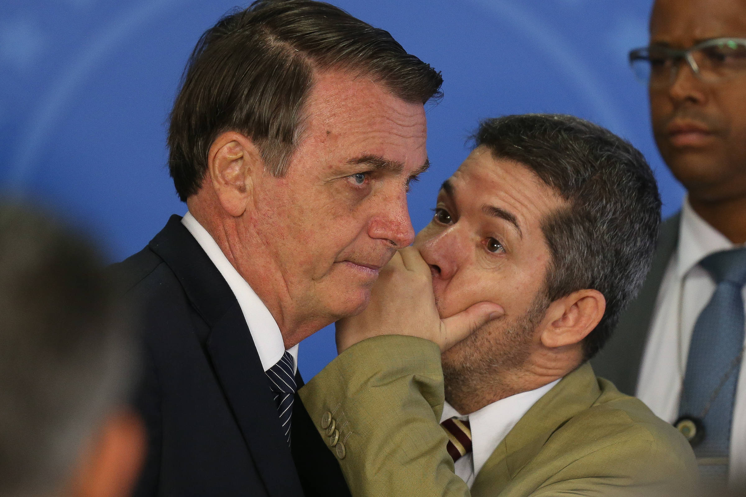 Em abril, o presidente Jair Bolsonaro e o deputado Delegado Waldir (PSL-GO)