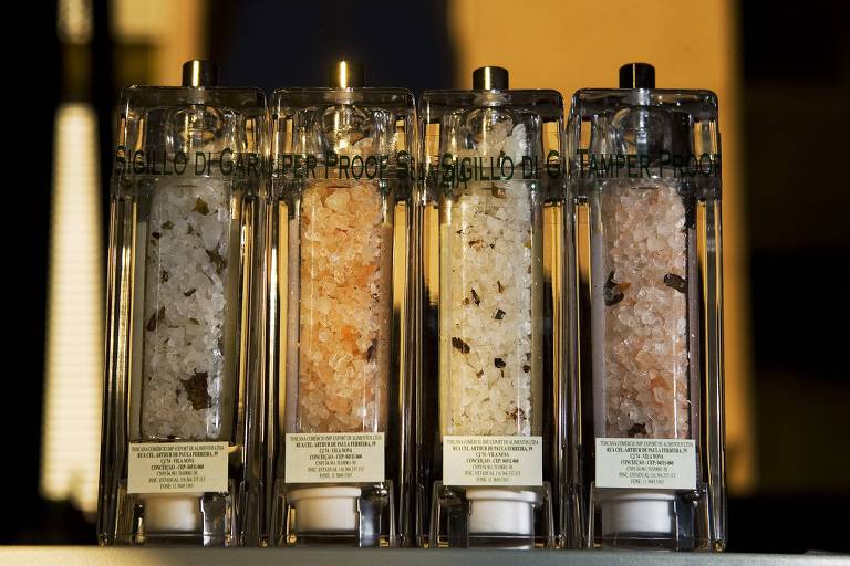 Diferentes tipos de sal em exposição