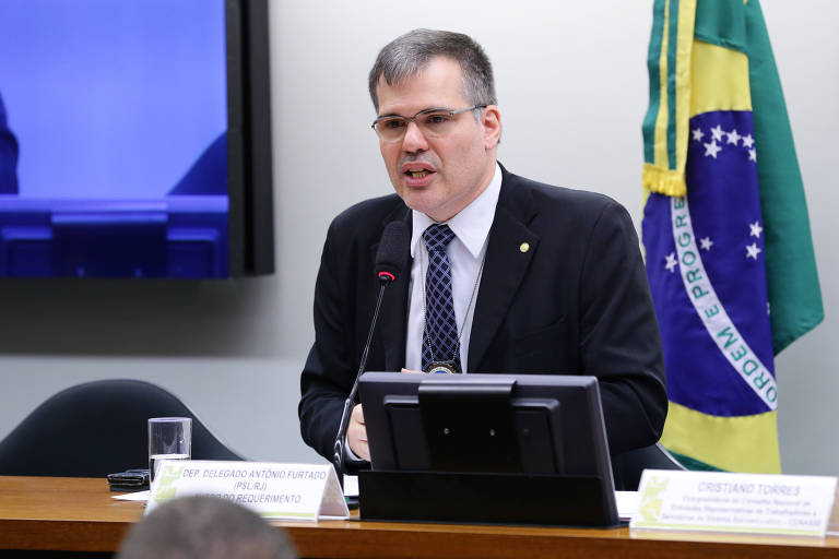 Deputado Delegado Antônio Furtado (RJ): bivarista