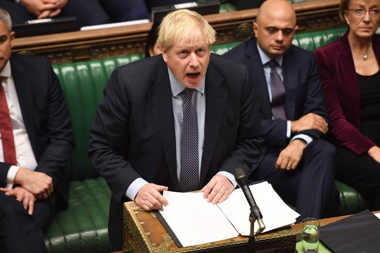 Parlamento britânico adia decisão sobre acordo e joga brexit no limbo