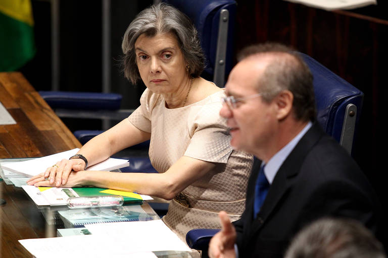 Em 2012, Cármen Lúcia se tornou do presidente do Tribunal Superior Eleitoral (TSE). Ela foi a primeira mulher assumir o cargo. Nele, atuou nas eleições municipais daquele ano e, também, participou das discussões sobre a Reforma Política.
