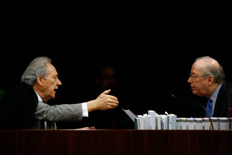 Em relação às polêmicas da prisão em segunda instância, Lewandowski, junto ao decano Celso de Mello e e Marco Aurélio, sempre votou contra a execução da pena, mesmo em 2009, antes da Lava Jato