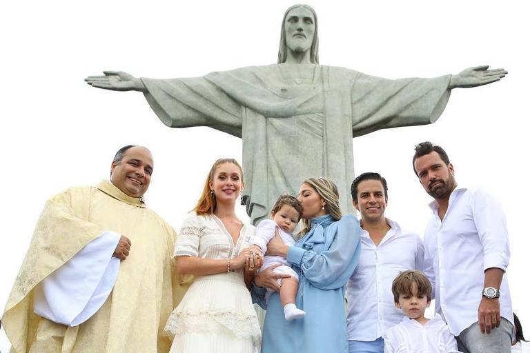 Marina Ruy Barbosa batiza Eduardo, filho da atriz Luma Costa