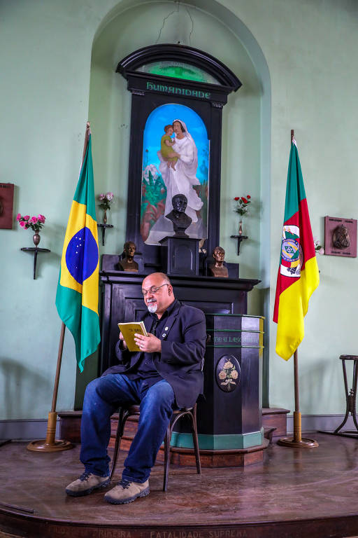 'Não tem nenhuma conotação mística. É o reconhecimento e reverência à ancestralidade. A Religião da Humanidade é o que temos de melhor nas ciências e nas artes', diz Erlon Jacques, guardião do templo positivista