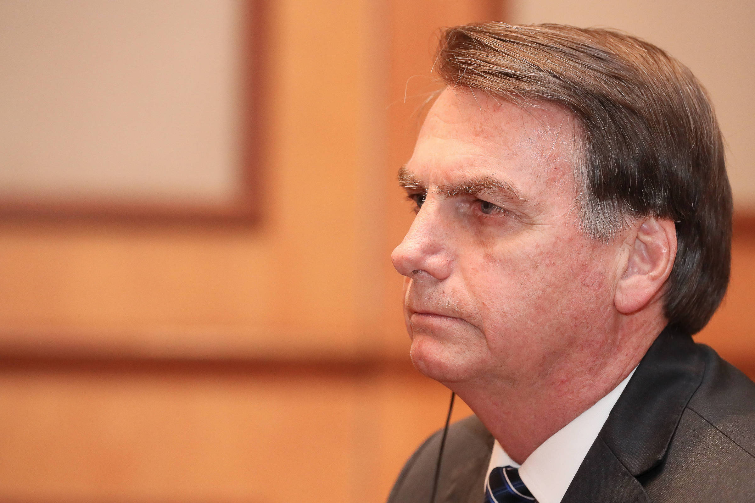 Bolsonaro determina cancelamento de assinaturas da Folha no governo federal