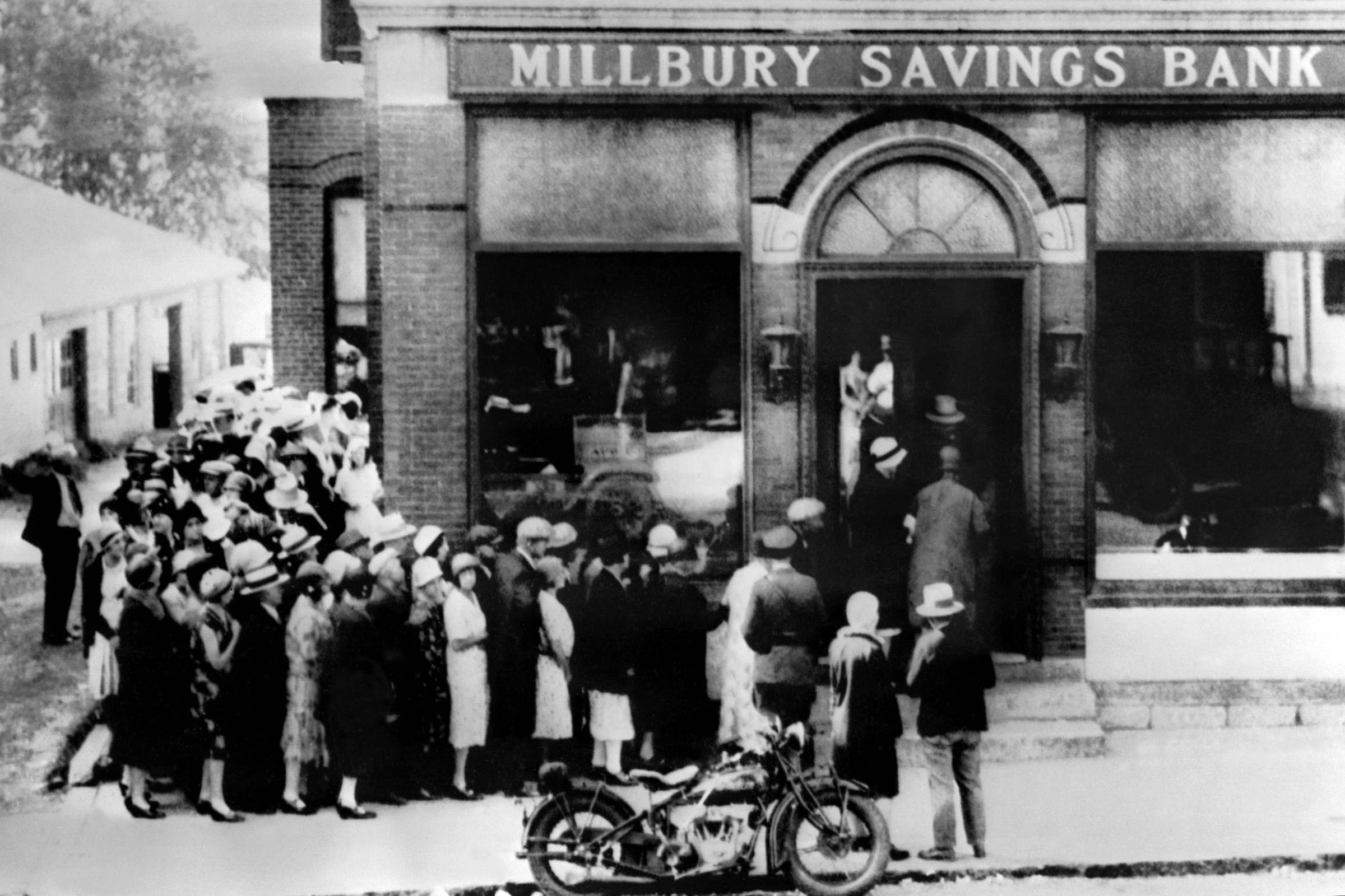 1929 год был назван годом. Черный вторник 1929. Черный понедельник 1929. Биржи США 1920-1930. Банковский кризис в США.