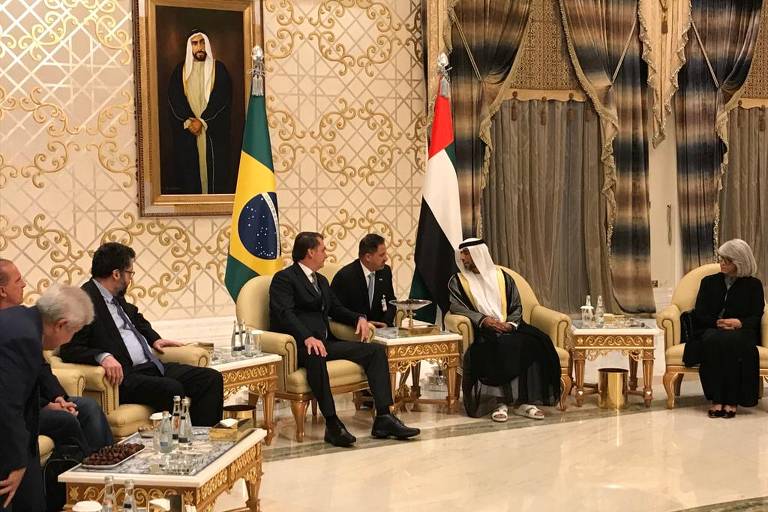 O presidente Jair Bolsonaro durante recepção após sua chegada em Abu Dhabi