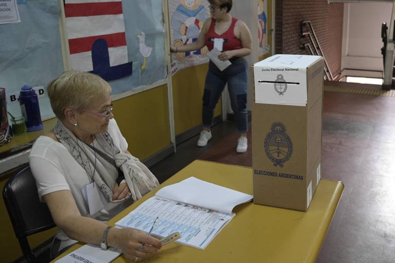 Eleitores vão às urnas na Argentina; confira fotos de hoje
