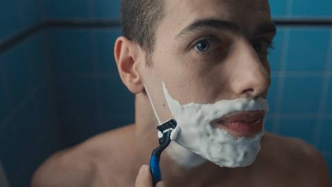 Propaganda da Grey Brasil para o barbeador Mach3 Acqua Grip, da Gillette