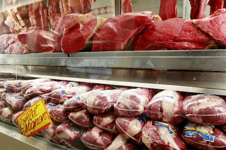 Carnes em açougue no bairro Jardins, em São Paulo