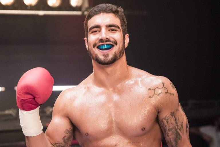 Caio Castro revela dieta restritiva para viver lutador de boxe em novela: '2 kg de proteína'