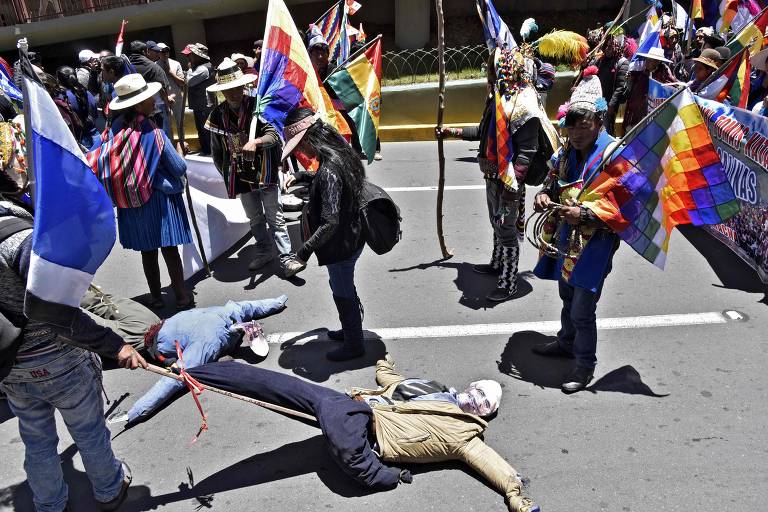 Protestos contra e a favor do resultado das eleições na Bolívia