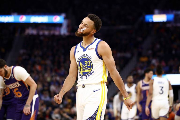 Curry quebra a mão e agrava mau momento do Golden State na NBA
